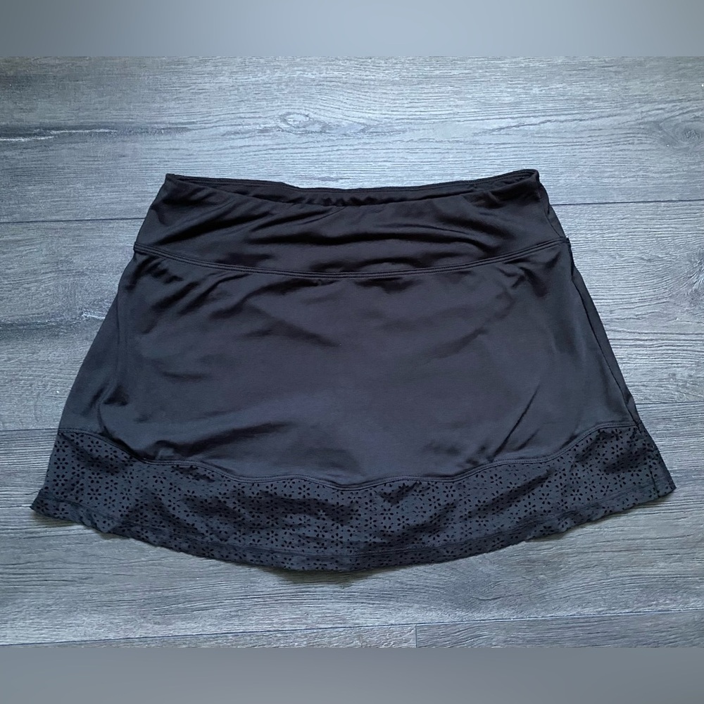 FILA Womens Black Skort Activewear Laser Cut Hem Size Medium